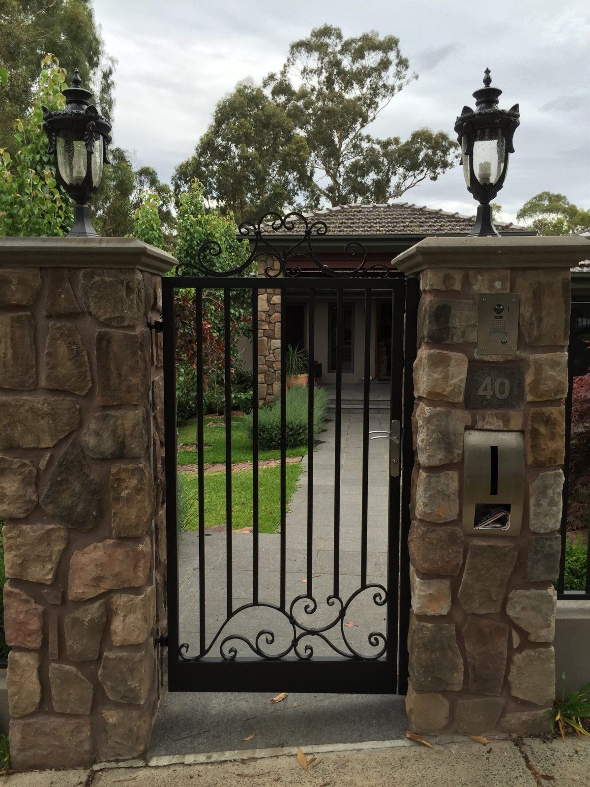 Gates project in Melbourne’s East by Adonai Steel