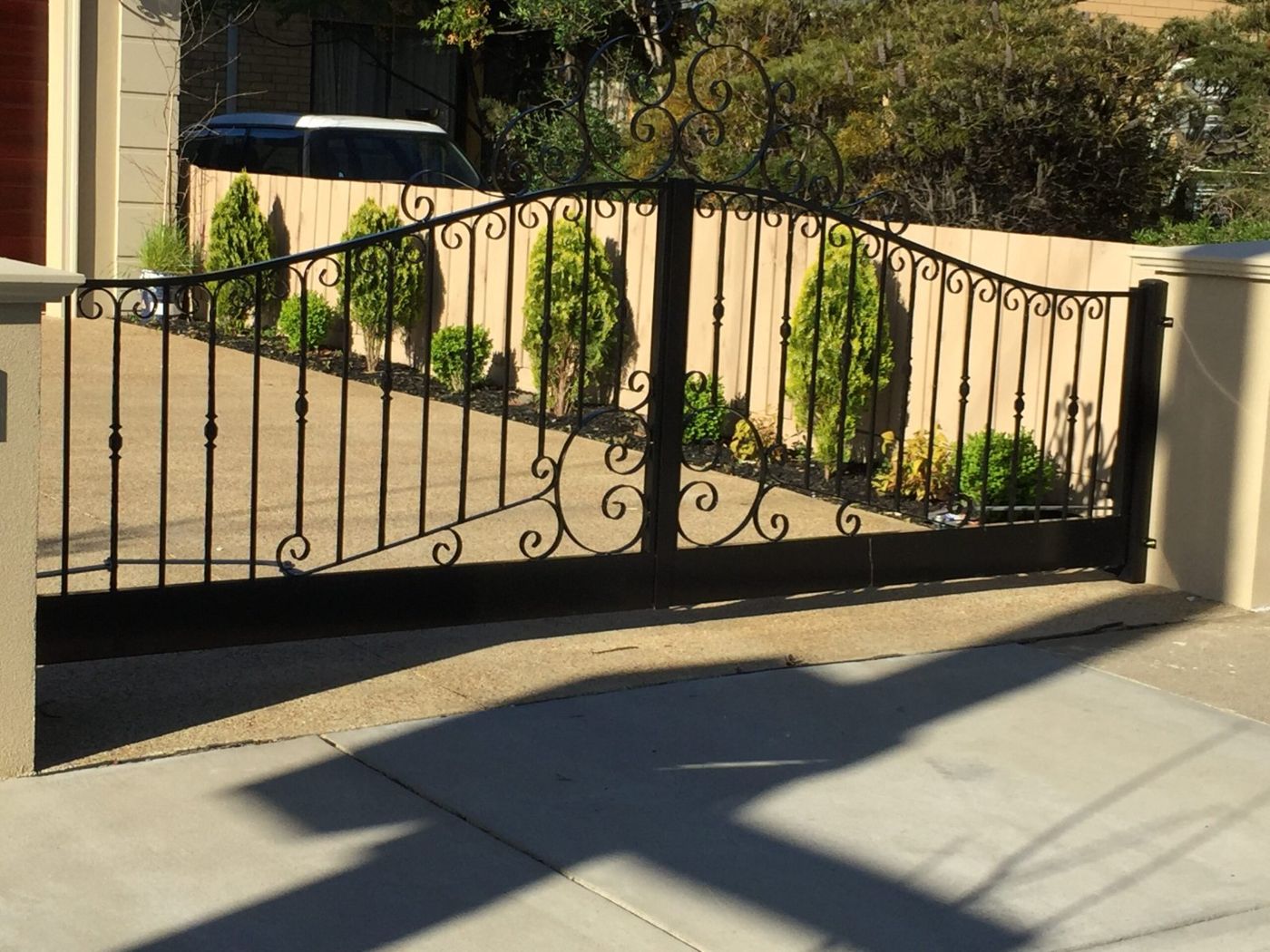 Gates project in Melbourne’s East by Adonai Steel
